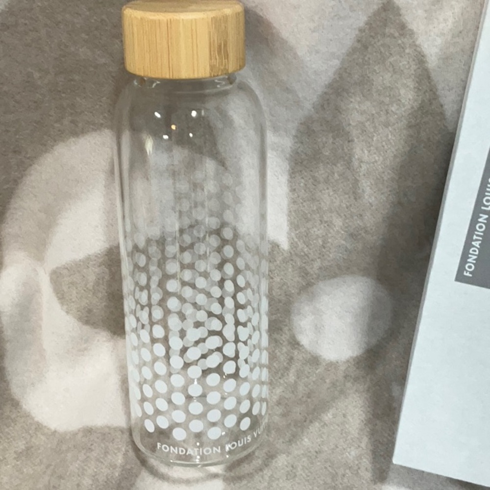 Louis Vuitton Glass Water Bottle with Bamboo Lid - Picture 2 of 5